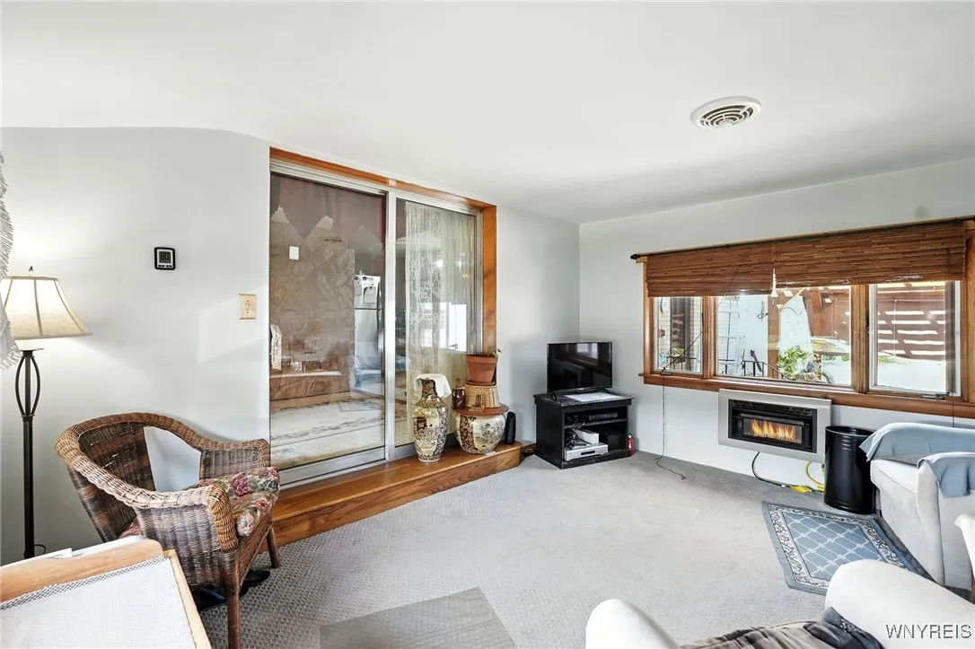 168 Leocrest Court, West Seneca, New York 14224, West Seneca, New York 14224, 3 Bedrooms Bedrooms, 7 Rooms Rooms,2 BathroomsBathrooms,Residential,For Sale,168 Leocrest Court, West Seneca, New York 14224,B1631333