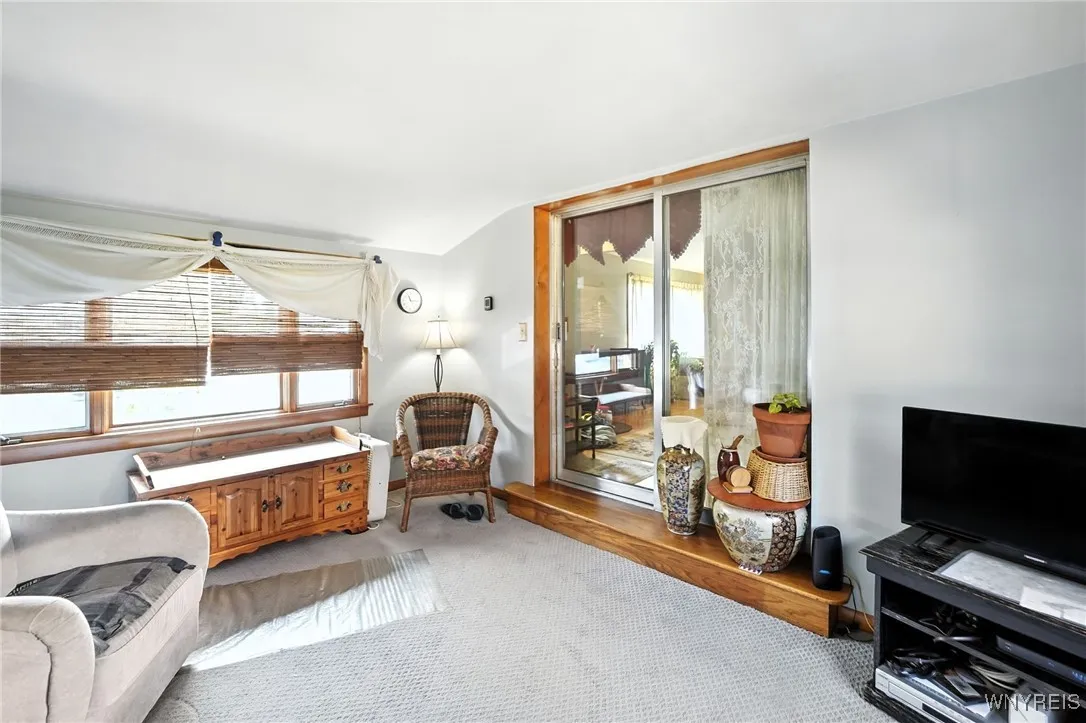 168 Leocrest Court, West Seneca, New York 14224, West Seneca, New York 14224, 3 Bedrooms Bedrooms, 7 Rooms Rooms,2 BathroomsBathrooms,Residential,For Sale,168 Leocrest Court, West Seneca, New York 14224,B1631333
