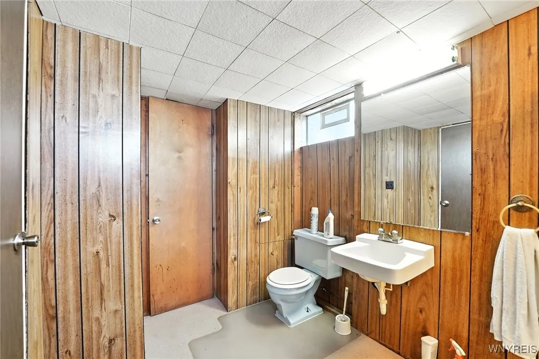 168 Leocrest Court, West Seneca, New York 14224, West Seneca, New York 14224, 3 Bedrooms Bedrooms, 7 Rooms Rooms,2 BathroomsBathrooms,Residential,For Sale,168 Leocrest Court, West Seneca, New York 14224,B1631333