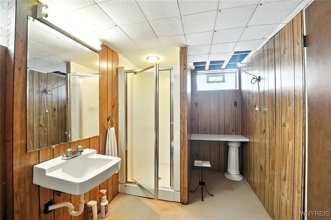 168 Leocrest Court, West Seneca, New York 14224, West Seneca, New York 14224, 3 Bedrooms Bedrooms, 7 Rooms Rooms,2 BathroomsBathrooms,Residential,For Sale,168 Leocrest Court, West Seneca, New York 14224,B1631333