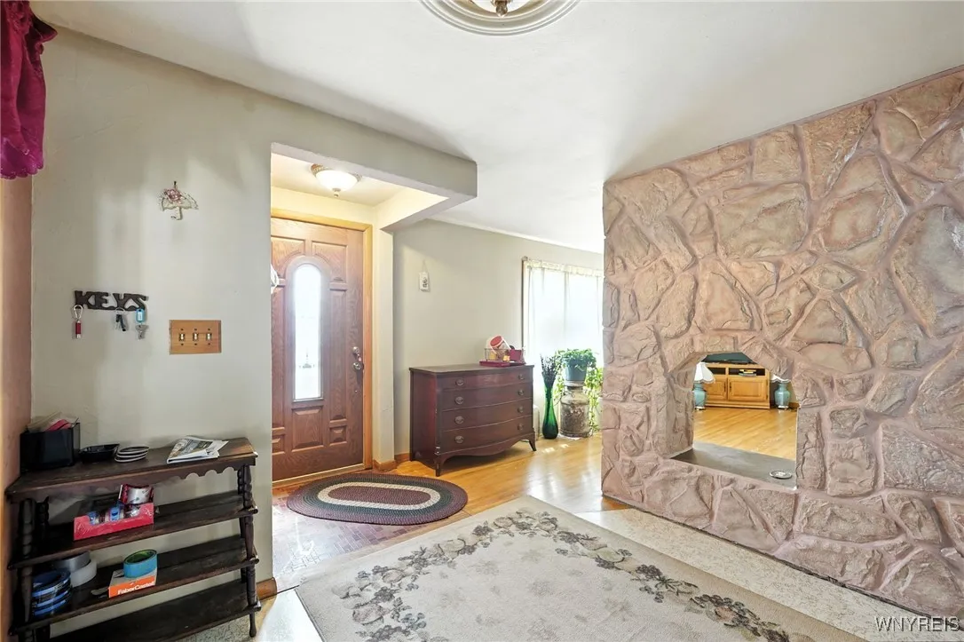 168 Leocrest Court, West Seneca, New York 14224, West Seneca, New York 14224, 3 Bedrooms Bedrooms, 7 Rooms Rooms,2 BathroomsBathrooms,Residential,For Sale,168 Leocrest Court, West Seneca, New York 14224,B1631333