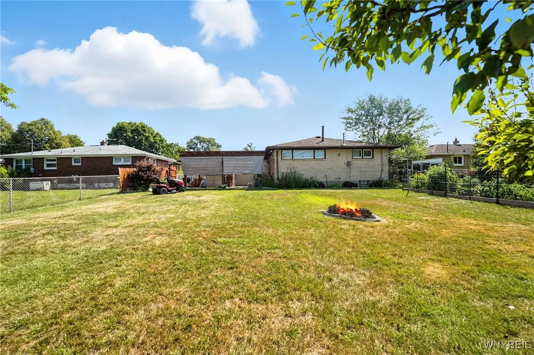 168 Leocrest Court, West Seneca, New York 14224, West Seneca, New York 14224, 3 Bedrooms Bedrooms, 7 Rooms Rooms,2 BathroomsBathrooms,Residential,For Sale,168 Leocrest Court, West Seneca, New York 14224,B1631333