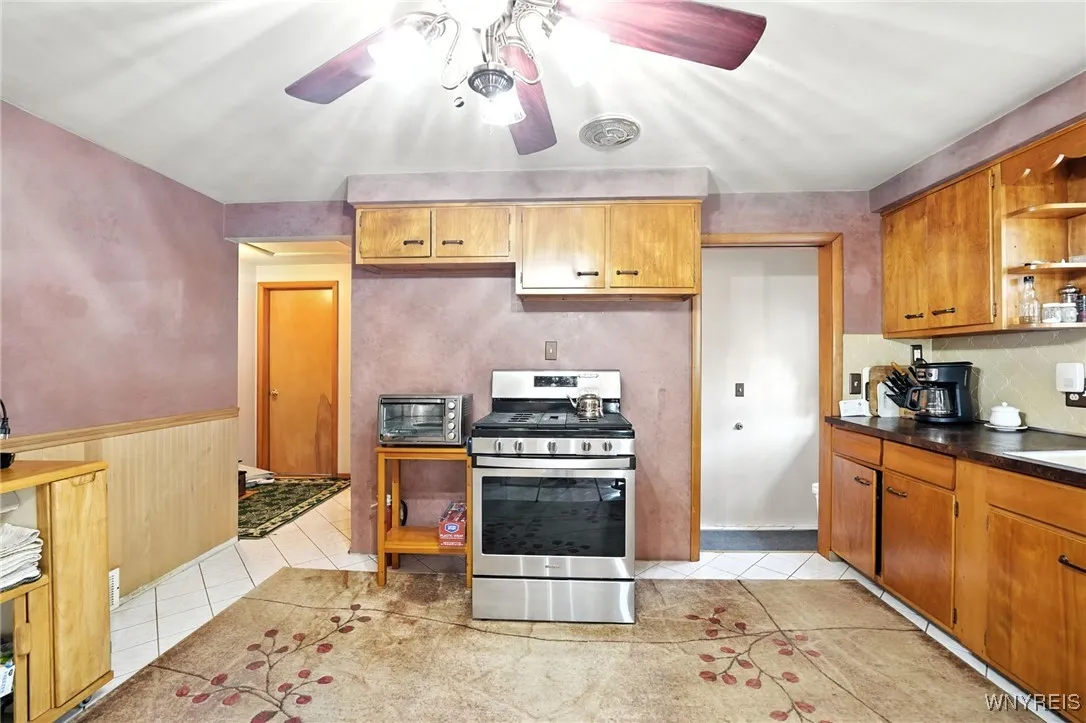 168 Leocrest Court, West Seneca, New York 14224, West Seneca, New York 14224, 3 Bedrooms Bedrooms, 7 Rooms Rooms,2 BathroomsBathrooms,Residential,For Sale,168 Leocrest Court, West Seneca, New York 14224,B1631333