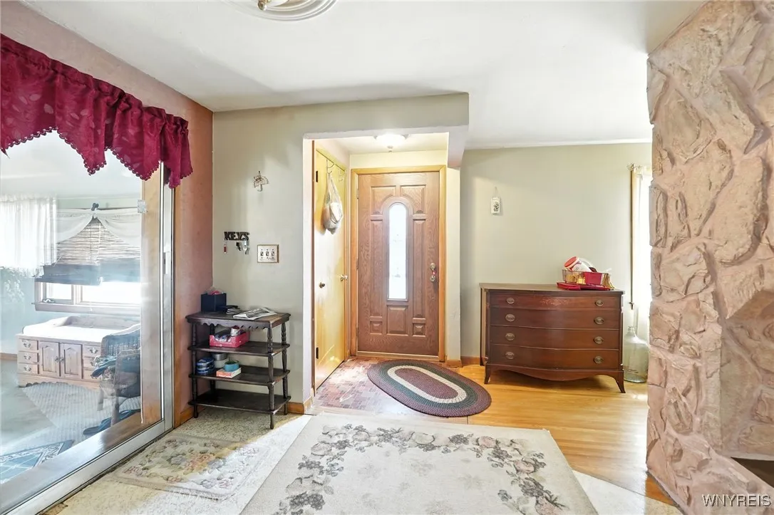 168 Leocrest Court, West Seneca, New York 14224, West Seneca, New York 14224, 3 Bedrooms Bedrooms, 7 Rooms Rooms,2 BathroomsBathrooms,Residential,For Sale,168 Leocrest Court, West Seneca, New York 14224,B1631333