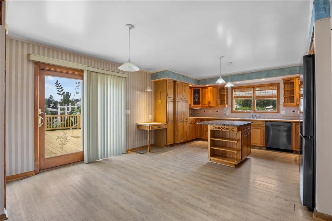 15 Palamino Drive, Henrietta, New York 14623, Henrietta, New York 14623, 3 Bedrooms Bedrooms, 6 Rooms Rooms,1 BathroomBathrooms,Residential,Closed,15 Palamino Drive, Henrietta, New York 14623,0,R1630810