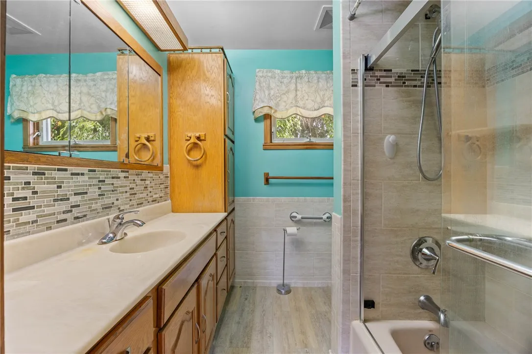 15 Palamino Drive, Henrietta, New York 14623, Henrietta, New York 14623, 3 Bedrooms Bedrooms, 6 Rooms Rooms,1 BathroomBathrooms,Residential,Closed,15 Palamino Drive, Henrietta, New York 14623,0,R1630810