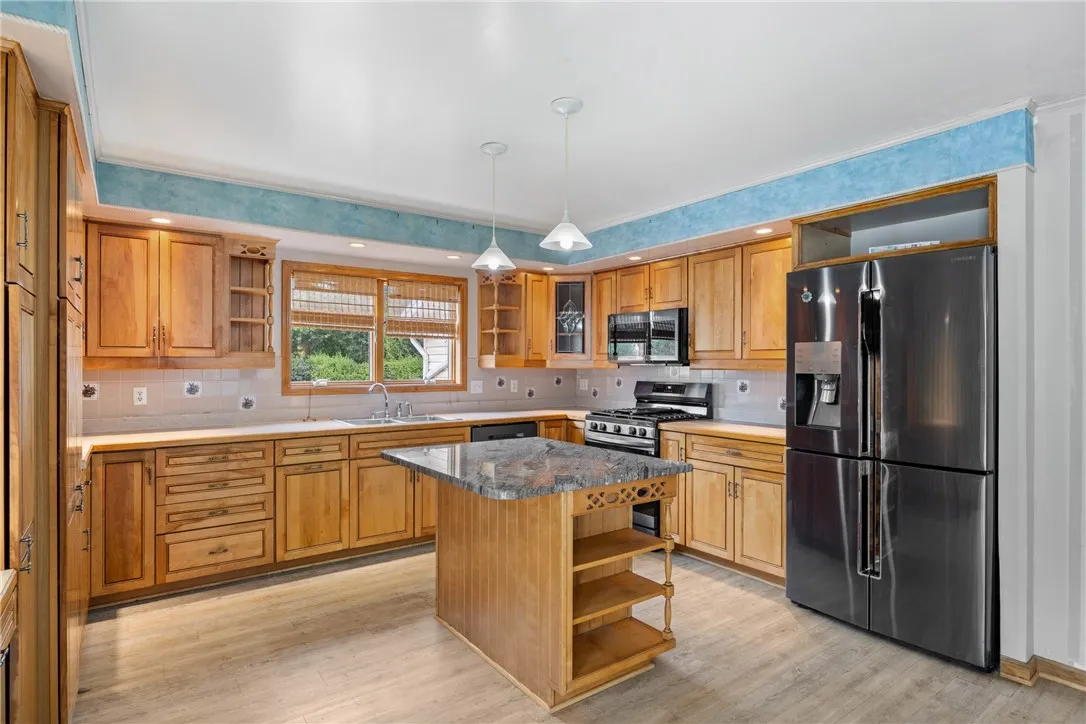 15 Palamino Drive, Henrietta, New York 14623, Henrietta, New York 14623, 3 Bedrooms Bedrooms, 6 Rooms Rooms,1 BathroomBathrooms,Residential,Closed,15 Palamino Drive, Henrietta, New York 14623,0,R1630810