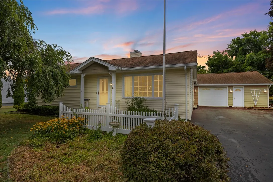 15 Palamino Drive, Henrietta, New York 14623, Henrietta, New York 14623, 3 Bedrooms Bedrooms, 6 Rooms Rooms,1 BathroomBathrooms,Residential,Closed,15 Palamino Drive, Henrietta, New York 14623,0,R1630810