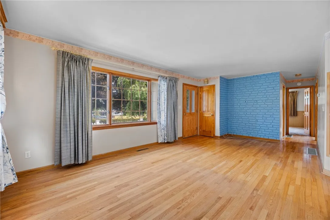 15 Palamino Drive, Henrietta, New York 14623, Henrietta, New York 14623, 3 Bedrooms Bedrooms, 6 Rooms Rooms,1 BathroomBathrooms,Residential,Closed,15 Palamino Drive, Henrietta, New York 14623,0,R1630810