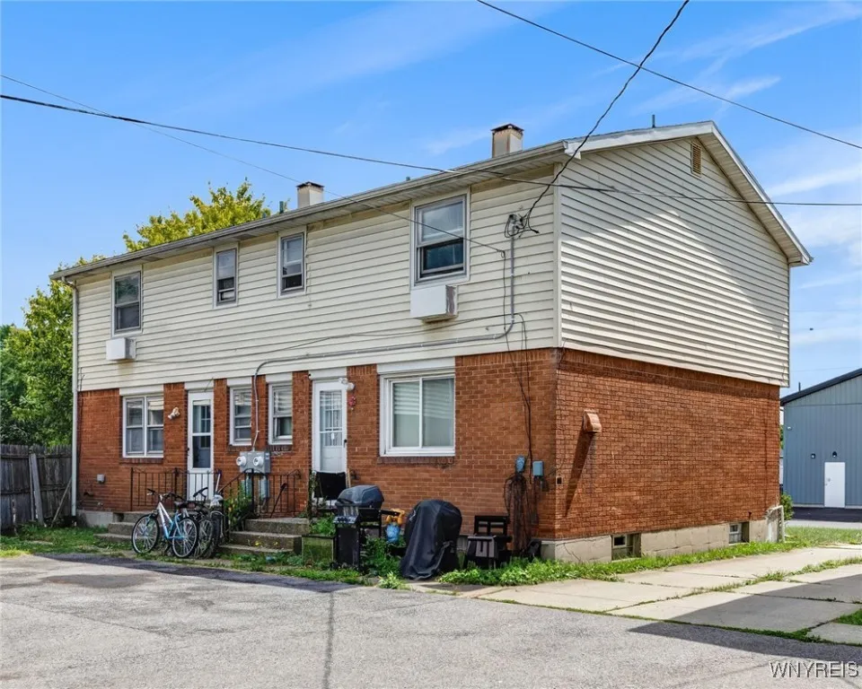 34 Viola Drive, Cheektowaga, New York 14227, Cheektowaga, New York 14227, 6 Bedrooms Bedrooms, ,2 BathroomsBathrooms,Residential,For Sale,34 Viola Drive, Cheektowaga, New York 14227,0,B1631455