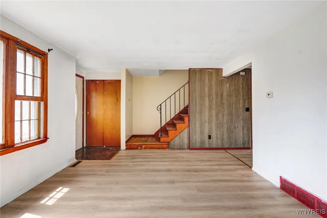34 Viola Drive, Cheektowaga, New York 14227, Cheektowaga, New York 14227, 6 Bedrooms Bedrooms, ,2 BathroomsBathrooms,Residential,For Sale,34 Viola Drive, Cheektowaga, New York 14227,0,B1631455