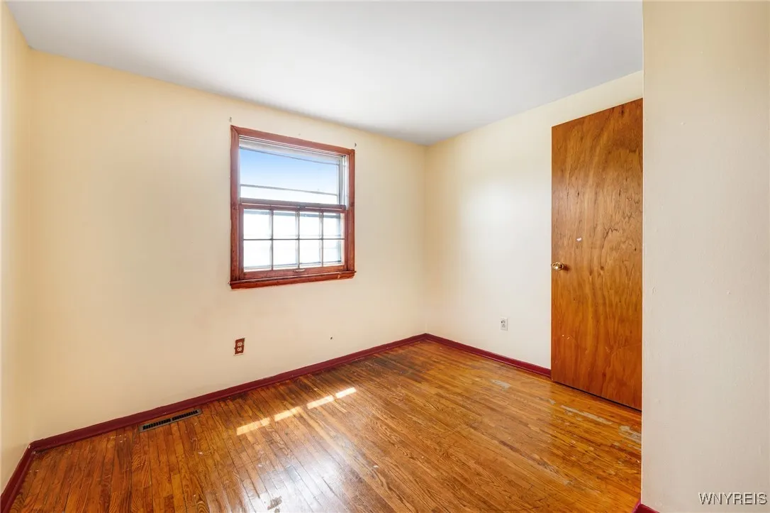 34 Viola Drive, Cheektowaga, New York 14227, Cheektowaga, New York 14227, 6 Bedrooms Bedrooms, ,2 BathroomsBathrooms,Residential,For Sale,34 Viola Drive, Cheektowaga, New York 14227,0,B1631455