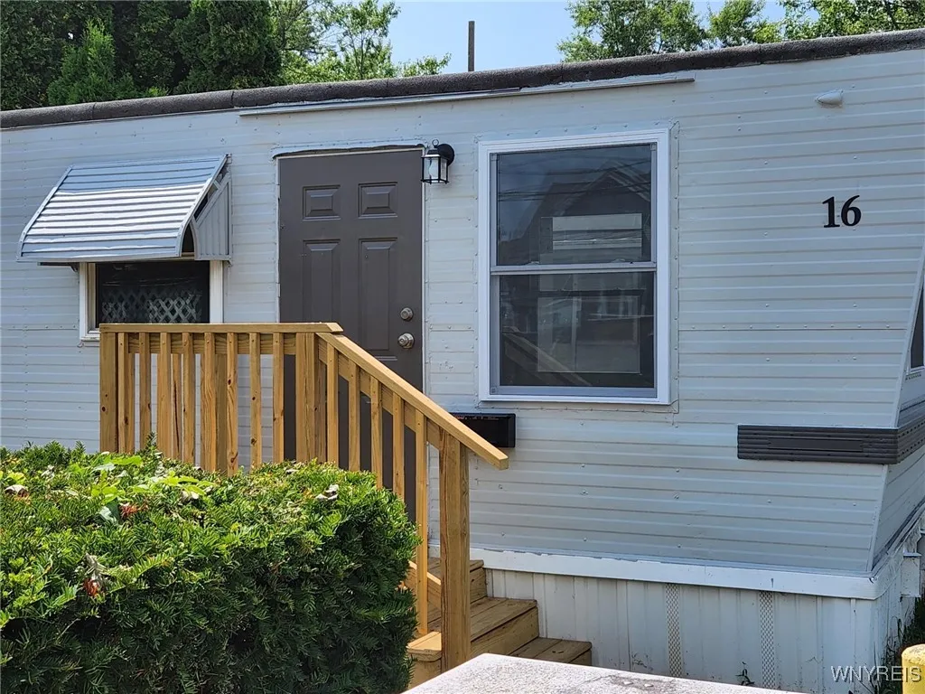 5910 Transit Road 16, Cheektowaga, New York 14043, Cheektowaga, New York 14043, 1 Bedroom Bedrooms, 3 Rooms Rooms,1 BathroomBathrooms,Residential,For Sale,5910 Transit Road 16, Cheektowaga, New York 14043,B1631339
