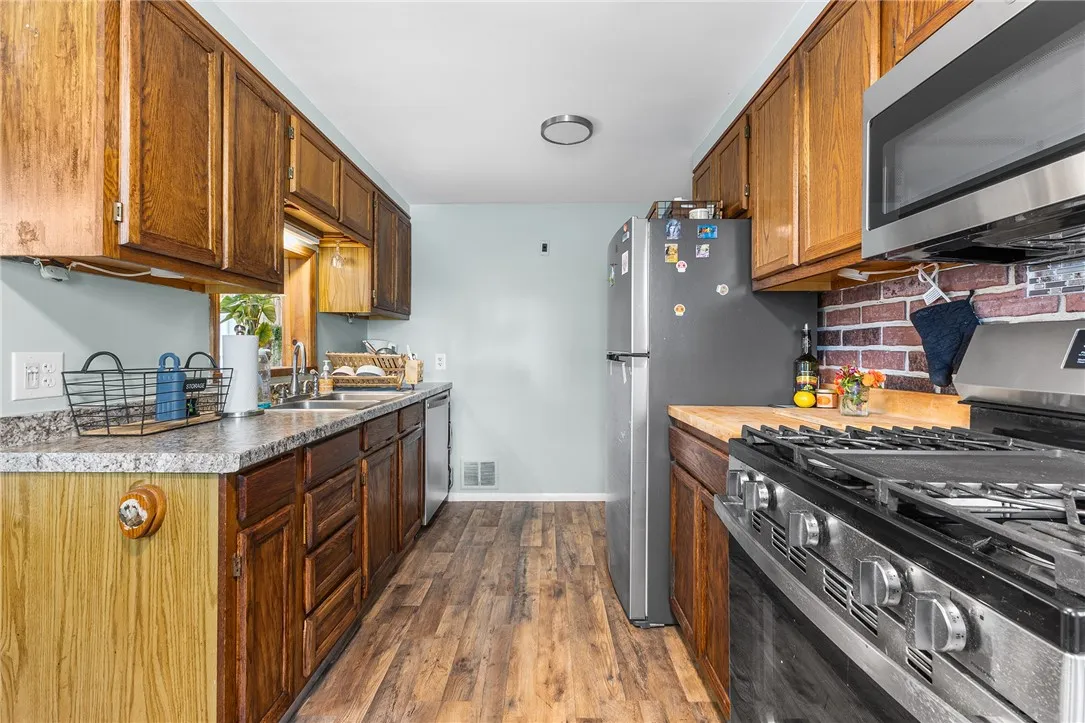 497 Falstaff Road, Irondequoit, New York 14609, Irondequoit, New York 14609, 3 Bedrooms Bedrooms, 7 Rooms Rooms,2 BathroomsBathrooms,Residential,Closed,497 Falstaff Road, Irondequoit, New York 14609,0,R1631472
