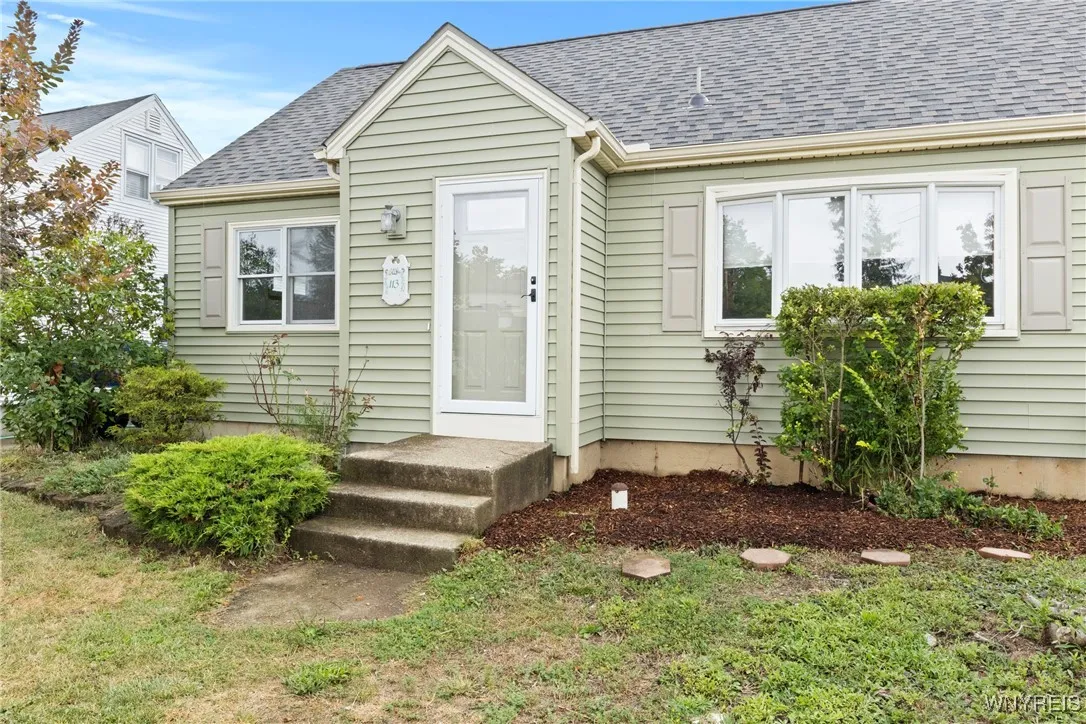 113 Rondelay Drive, Cheektowaga, New York 14227, Cheektowaga, New York 14227, 4 Bedrooms Bedrooms, 6 Rooms Rooms,1 BathroomBathrooms,Residential,For Sale,113 Rondelay Drive, Cheektowaga, New York 14227,0,B1631414