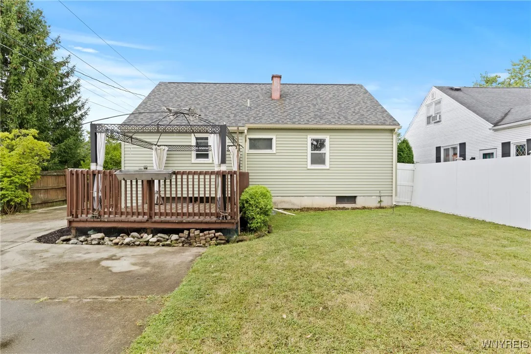 113 Rondelay Drive, Cheektowaga, New York 14227, Cheektowaga, New York 14227, 4 Bedrooms Bedrooms, 6 Rooms Rooms,1 BathroomBathrooms,Residential,For Sale,113 Rondelay Drive, Cheektowaga, New York 14227,0,B1631414