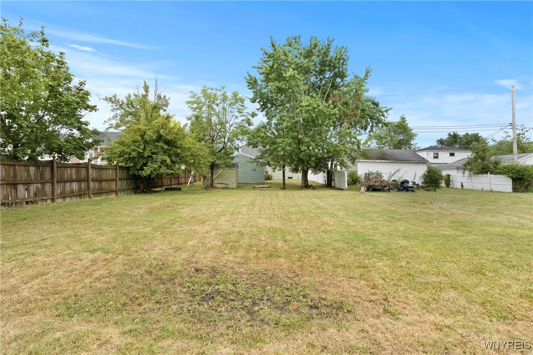 113 Rondelay Drive, Cheektowaga, New York 14227, Cheektowaga, New York 14227, 4 Bedrooms Bedrooms, 6 Rooms Rooms,1 BathroomBathrooms,Residential,For Sale,113 Rondelay Drive, Cheektowaga, New York 14227,0,B1631414