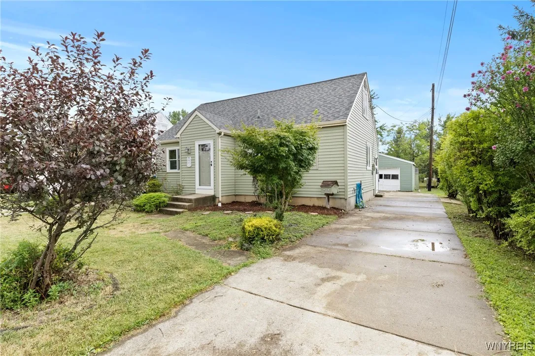 113 Rondelay Drive, Cheektowaga, New York 14227, Cheektowaga, New York 14227, 4 Bedrooms Bedrooms, 6 Rooms Rooms,1 BathroomBathrooms,Residential,For Sale,113 Rondelay Drive, Cheektowaga, New York 14227,0,B1631414