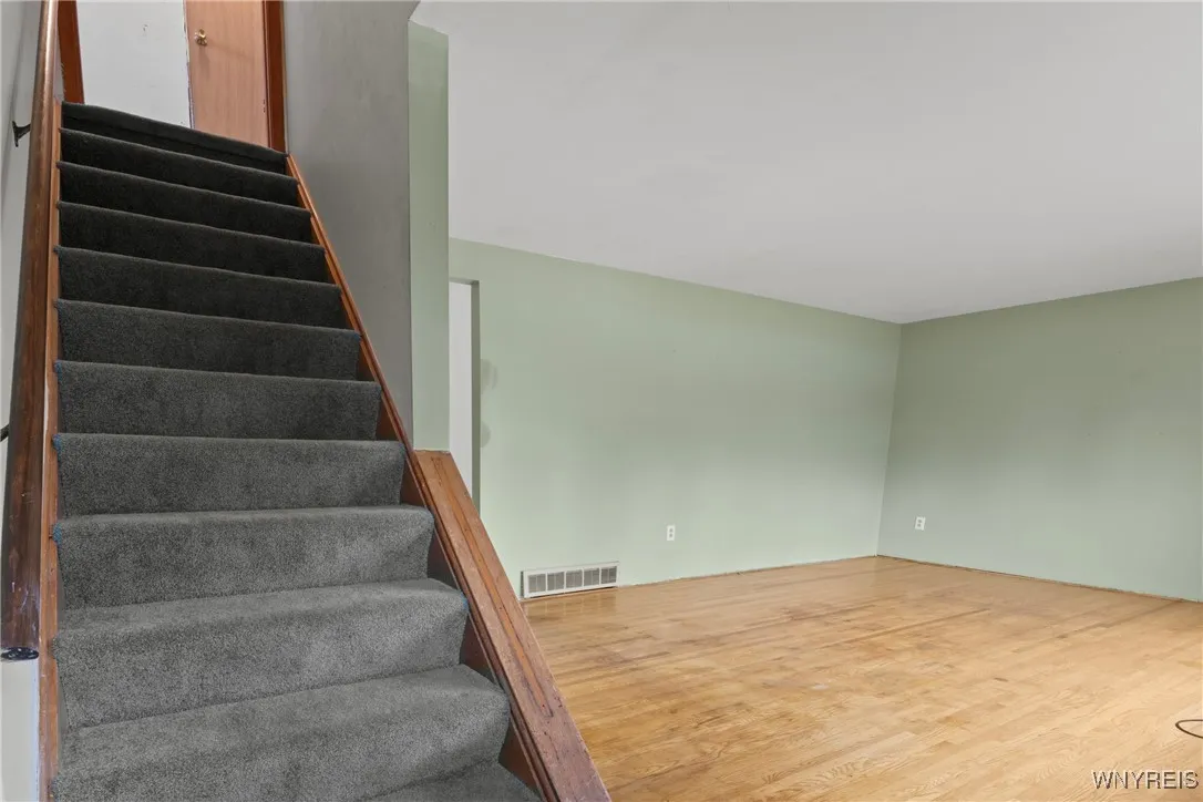 113 Rondelay Drive, Cheektowaga, New York 14227, Cheektowaga, New York 14227, 4 Bedrooms Bedrooms, 6 Rooms Rooms,1 BathroomBathrooms,Residential,For Sale,113 Rondelay Drive, Cheektowaga, New York 14227,0,B1631414