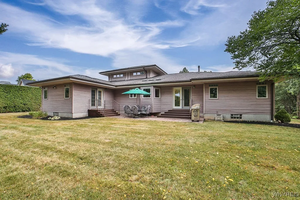 5236 Bridle Path Lane, Lewiston, New York 14092, Lewiston, New York 14092, 4 Bedrooms Bedrooms, 9 Rooms Rooms,3 BathroomsBathrooms,Residential,Closed,5236 Bridle Path Lane, Lewiston, New York 14092,0,B1630030