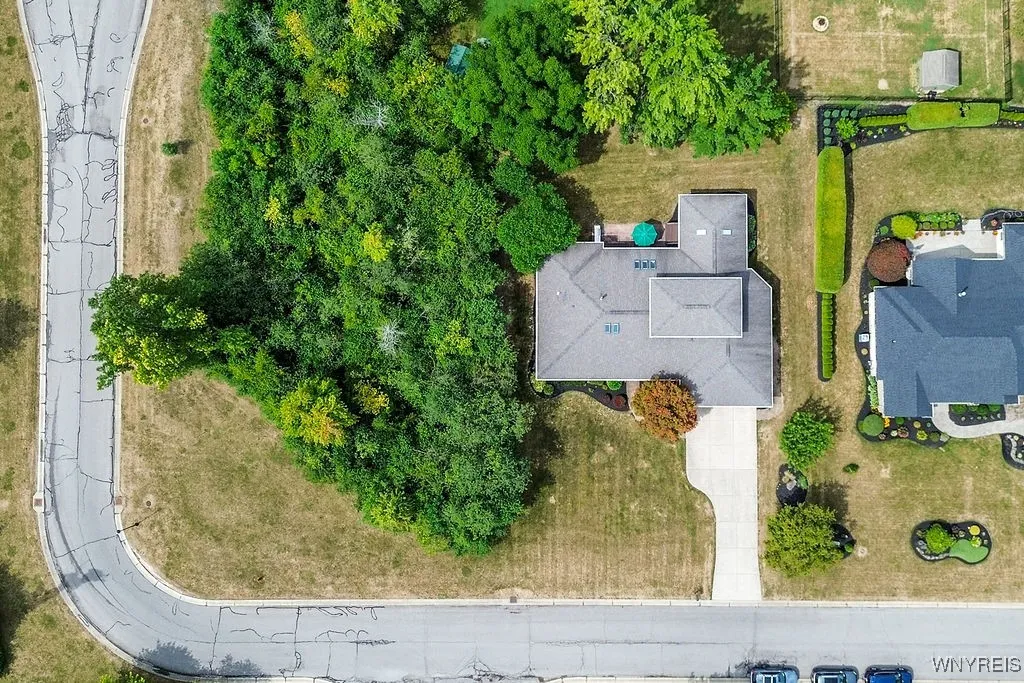 5236 Bridle Path Lane, Lewiston, New York 14092, Lewiston, New York 14092, 4 Bedrooms Bedrooms, 9 Rooms Rooms,3 BathroomsBathrooms,Residential,Closed,5236 Bridle Path Lane, Lewiston, New York 14092,0,B1630030