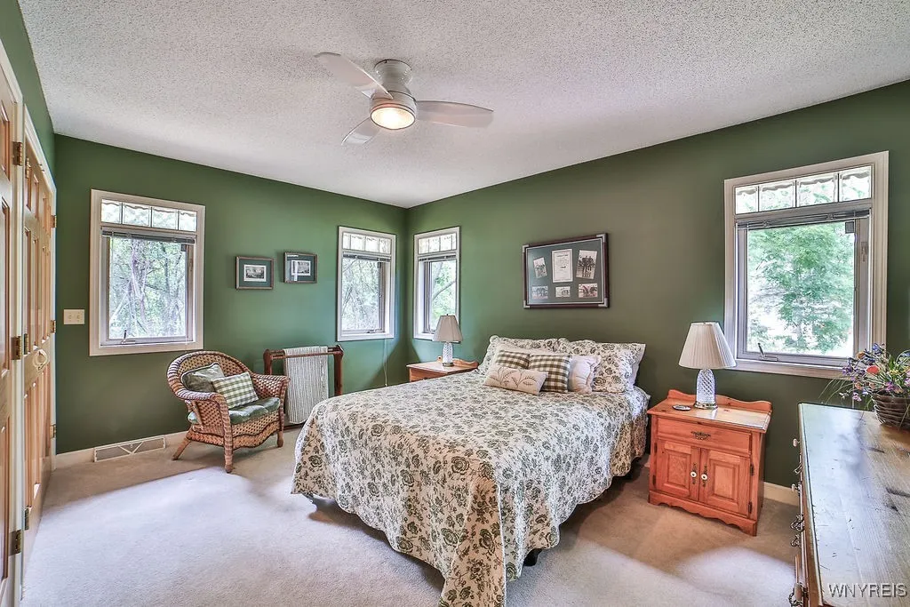 5236 Bridle Path Lane, Lewiston, New York 14092, Lewiston, New York 14092, 4 Bedrooms Bedrooms, 9 Rooms Rooms,3 BathroomsBathrooms,Residential,Closed,5236 Bridle Path Lane, Lewiston, New York 14092,0,B1630030