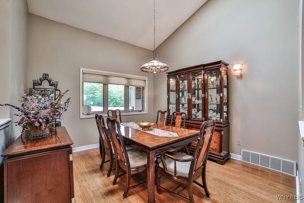 5236 Bridle Path Lane, Lewiston, New York 14092, Lewiston, New York 14092, 4 Bedrooms Bedrooms, 9 Rooms Rooms,3 BathroomsBathrooms,Residential,Closed,5236 Bridle Path Lane, Lewiston, New York 14092,0,B1630030