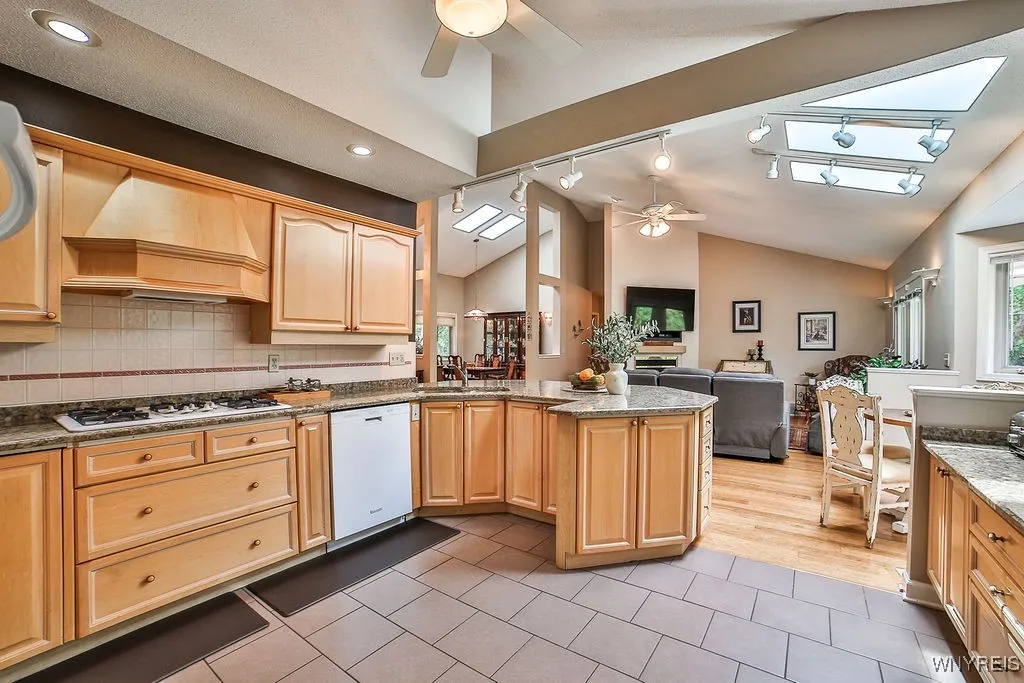 5236 Bridle Path Lane, Lewiston, New York 14092, Lewiston, New York 14092, 4 Bedrooms Bedrooms, 9 Rooms Rooms,3 BathroomsBathrooms,Residential,Closed,5236 Bridle Path Lane, Lewiston, New York 14092,0,B1630030