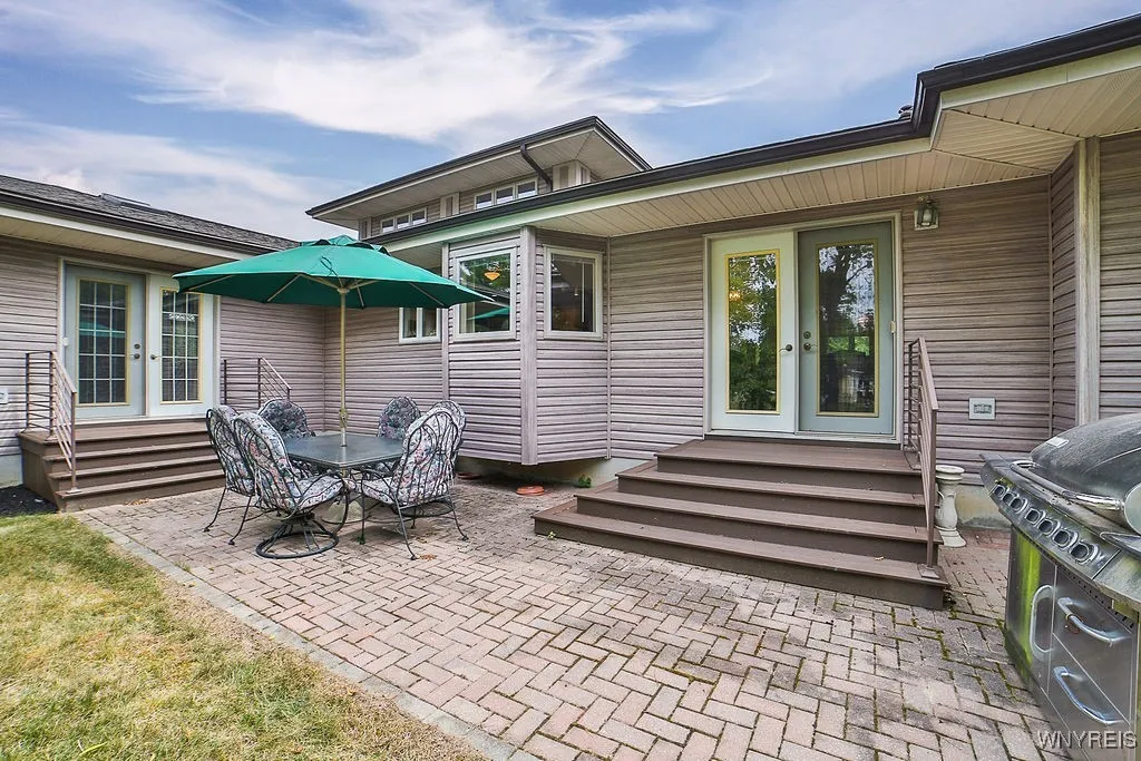 5236 Bridle Path Lane, Lewiston, New York 14092, Lewiston, New York 14092, 4 Bedrooms Bedrooms, 9 Rooms Rooms,3 BathroomsBathrooms,Residential,Closed,5236 Bridle Path Lane, Lewiston, New York 14092,0,B1630030