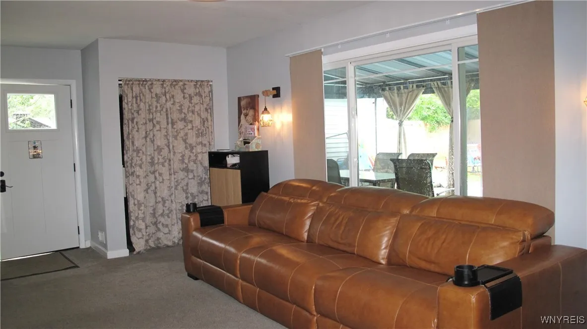1206 Stony Point Road, Grand Island, New York 1407, Grand Island, New York 14072, 1 Bedroom Bedrooms, 7 Rooms Rooms,1 BathroomBathrooms,Residential,For Sale,1206 Stony Point Road, Grand Island, New York 1407,B1631368