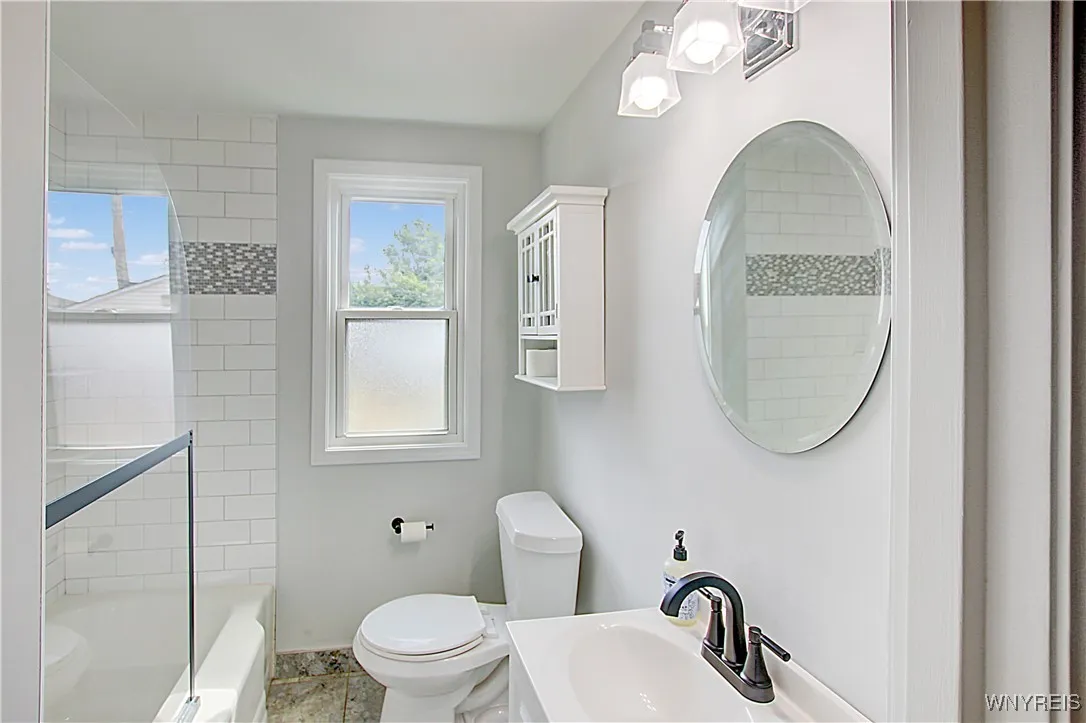 121 Pierce Street, Buffalo, New York 14206, Buffalo, New York 14206, 3 Bedrooms Bedrooms, 8 Rooms Rooms,2 BathroomsBathrooms,Residential,For Sale,121 Pierce Street, Buffalo, New York 14206,0,B1631517