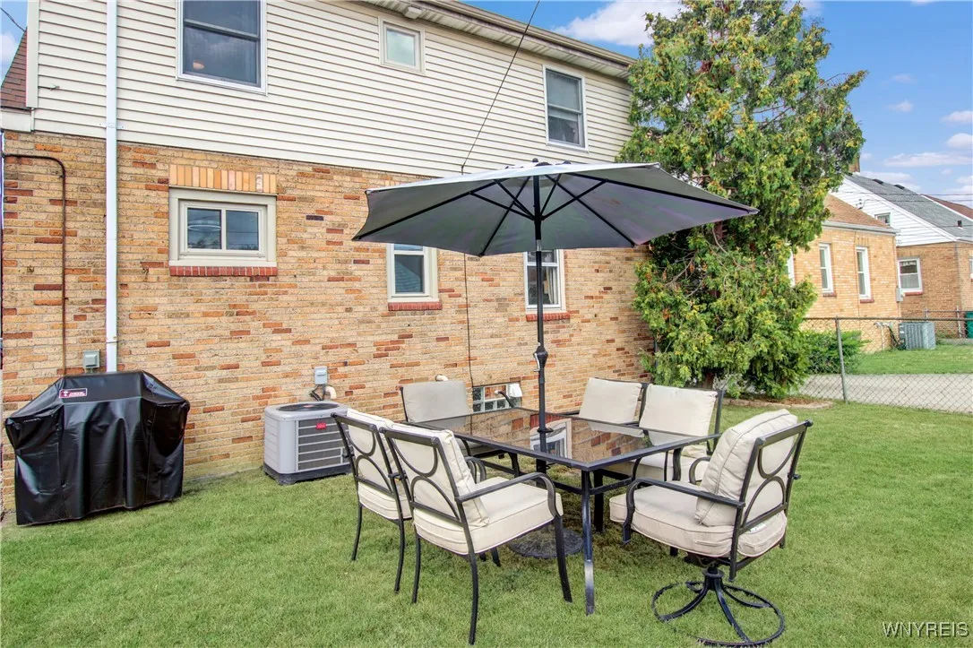 121 Pierce Street, Buffalo, New York 14206, Buffalo, New York 14206, 3 Bedrooms Bedrooms, 8 Rooms Rooms,2 BathroomsBathrooms,Residential,Closed,121 Pierce Street, Buffalo, New York 14206,0,B1631517