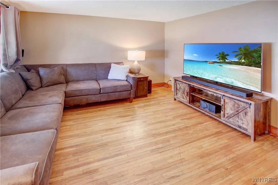 121 Pierce Street, Buffalo, New York 14206, Buffalo, New York 14206, 3 Bedrooms Bedrooms, 8 Rooms Rooms,2 BathroomsBathrooms,Residential,Closed,121 Pierce Street, Buffalo, New York 14206,0,B1631517