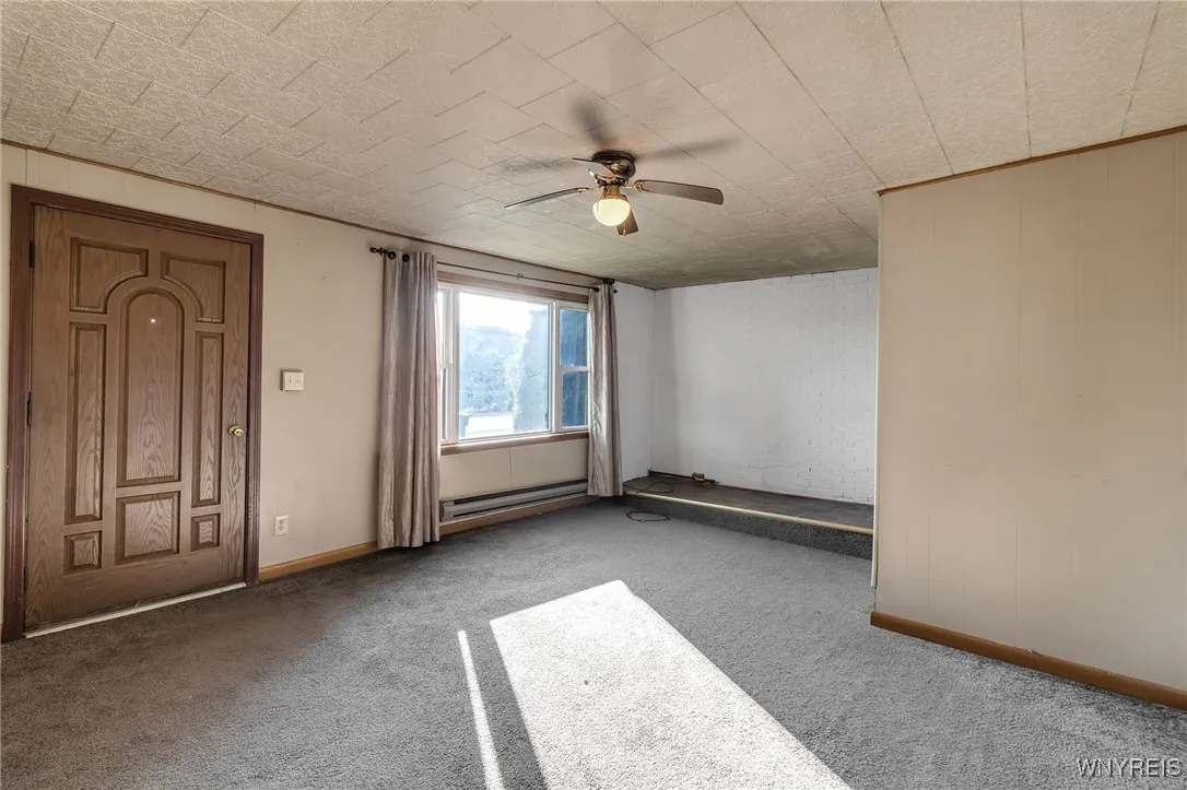 210 Young Street, Tonawanda, New York 14150, Tonawanda, New York 14150, 2 Bedrooms Bedrooms, 3 Rooms Rooms,1 BathroomBathrooms,Residential,For Sale,210 Young Street, Tonawanda, New York 14150,0,B1629982