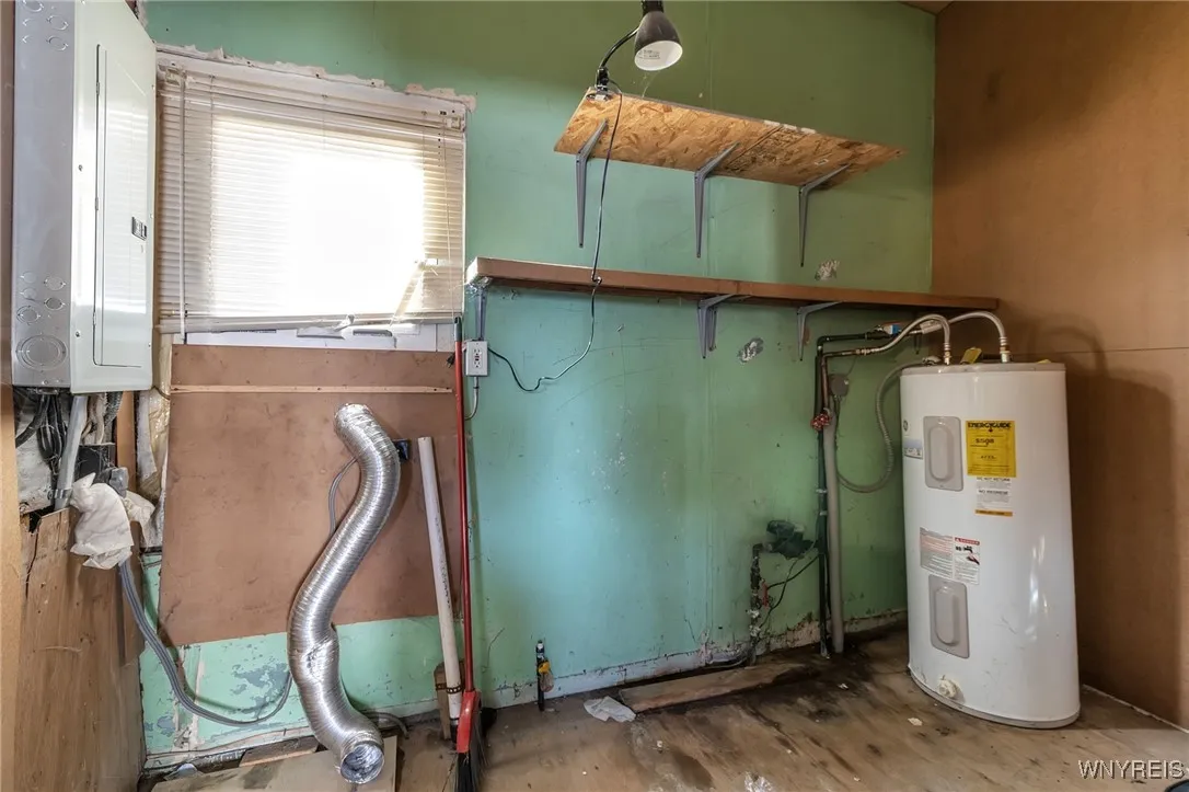 210 Young Street, Tonawanda, New York 14150, Tonawanda, New York 14150, 2 Bedrooms Bedrooms, 3 Rooms Rooms,1 BathroomBathrooms,Residential,For Sale,210 Young Street, Tonawanda, New York 14150,0,B1629982