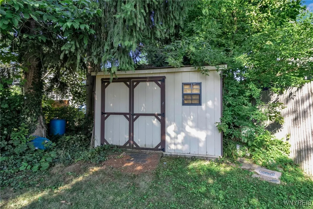 210 Young Street, Tonawanda, New York 14150, Tonawanda, New York 14150, 2 Bedrooms Bedrooms, 3 Rooms Rooms,1 BathroomBathrooms,Residential,For Sale,210 Young Street, Tonawanda, New York 14150,0,B1629982