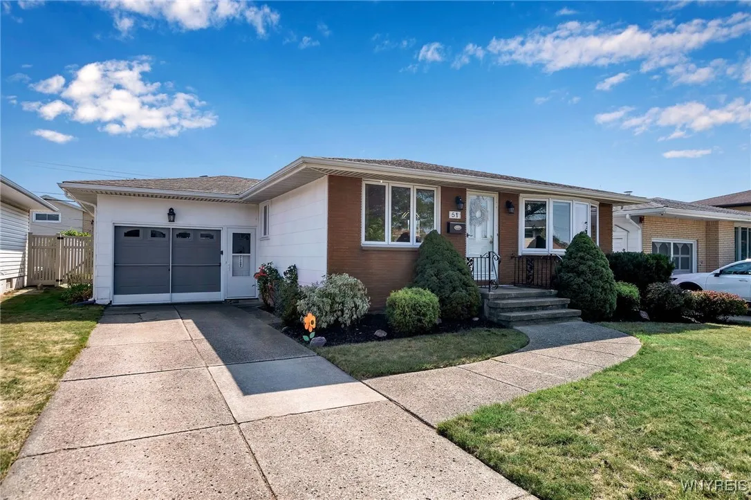 51 Fairoaks Lane, Cheektowaga, New York 14227, Cheektowaga, New York 14227, 3 Bedrooms Bedrooms, 8 Rooms Rooms,1 BathroomBathrooms,Residential,For Sale,51 Fairoaks Lane, Cheektowaga, New York 14227,0,B1629602