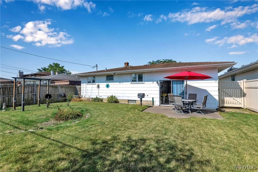 51 Fairoaks Lane, Cheektowaga, New York 14227, Cheektowaga, New York 14227, 3 Bedrooms Bedrooms, 8 Rooms Rooms,1 BathroomBathrooms,Residential,For Sale,51 Fairoaks Lane, Cheektowaga, New York 14227,0,B1629602