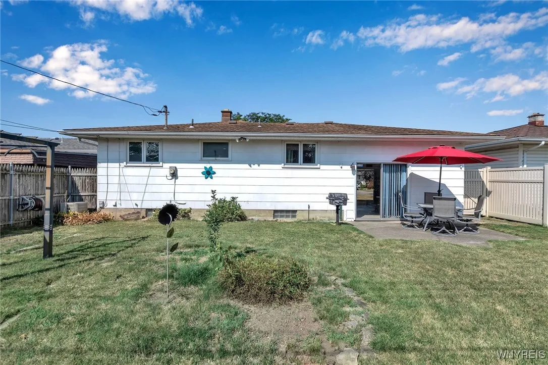 51 Fairoaks Lane, Cheektowaga, New York 14227, Cheektowaga, New York 14227, 3 Bedrooms Bedrooms, 8 Rooms Rooms,1 BathroomBathrooms,Residential,For Sale,51 Fairoaks Lane, Cheektowaga, New York 14227,0,B1629602
