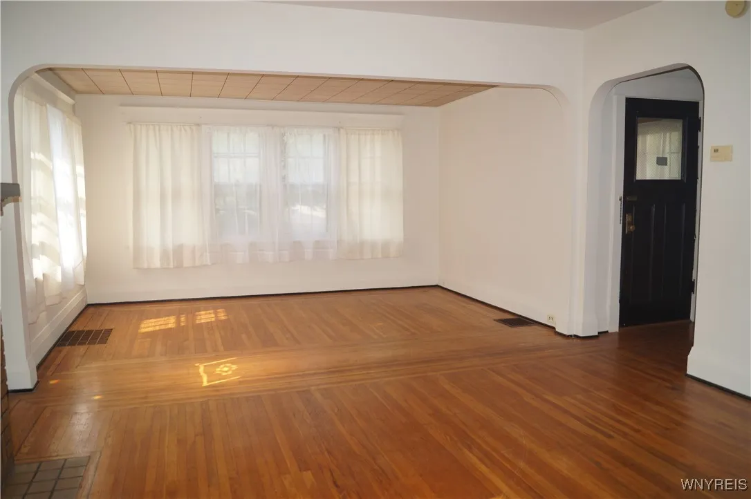 903 Amherst Street, Buffalo, New York 14216, Buffalo, New York 14216, 5 Bedrooms Bedrooms, ,3 BathroomsBathrooms,Residential,For Sale,903 Amherst Street, Buffalo, New York 14216,B1631508