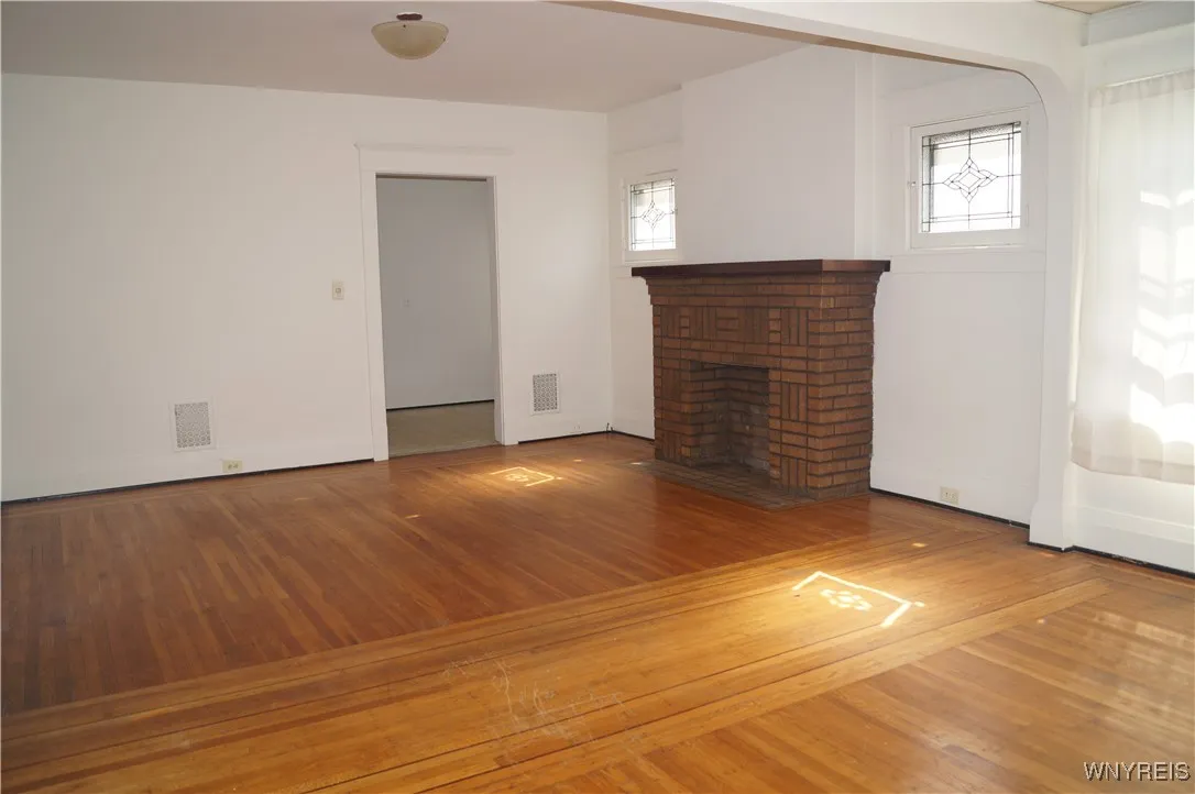 903 Amherst Street, Buffalo, New York 14216, Buffalo, New York 14216, 5 Bedrooms Bedrooms, ,3 BathroomsBathrooms,Residential,For Sale,903 Amherst Street, Buffalo, New York 14216,B1631508
