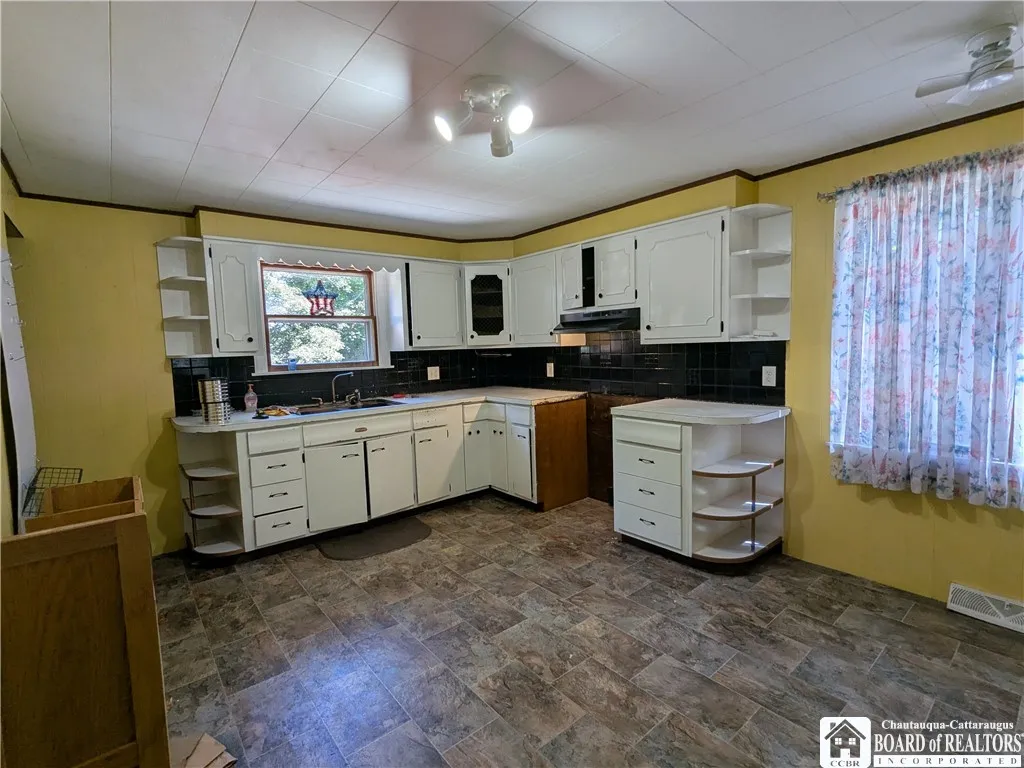 164 East Main Street, Concord, New York 14141, Concord, New York 14141, 3 Bedrooms Bedrooms, 8 Rooms Rooms,2 BathroomsBathrooms,Residential,Closed,164 East Main Street, Concord, New York 14141,0,R1631493