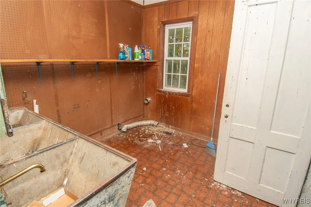 1st floor laundry