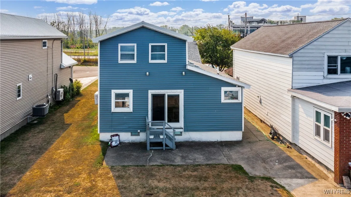 241 South Shore Drive, Hamburg, New York 14219, Hamburg, New York 14219, 3 Bedrooms Bedrooms, 7 Rooms Rooms,2 BathroomsBathrooms,Residential,For Sale,241 South Shore Drive, Hamburg, New York 14219,B1631583