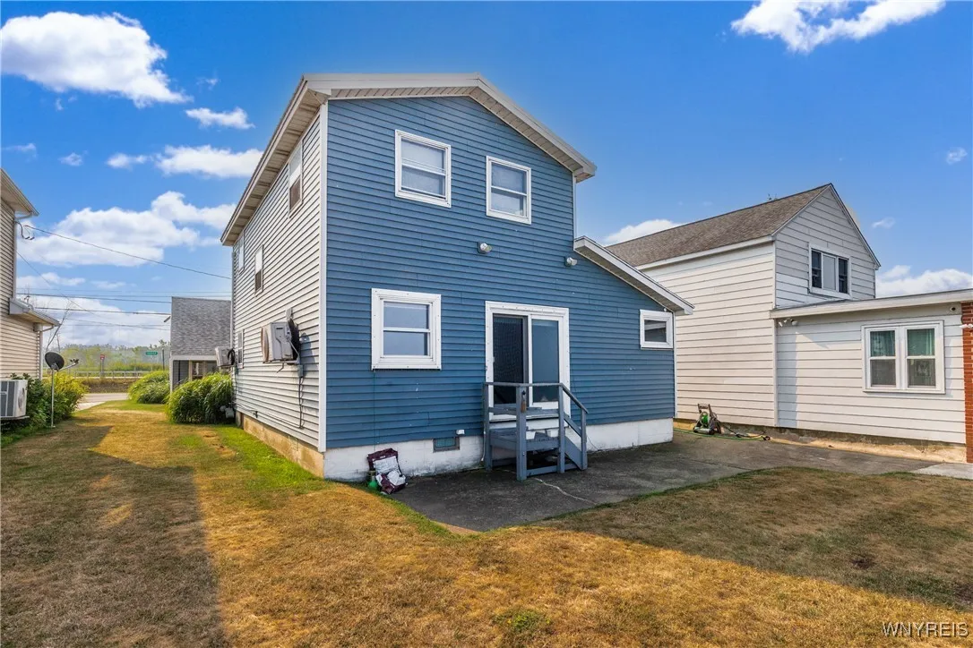 241 South Shore Drive, Hamburg, New York 14219, Hamburg, New York 14219, 3 Bedrooms Bedrooms, 7 Rooms Rooms,2 BathroomsBathrooms,Residential,For Sale,241 South Shore Drive, Hamburg, New York 14219,B1631583