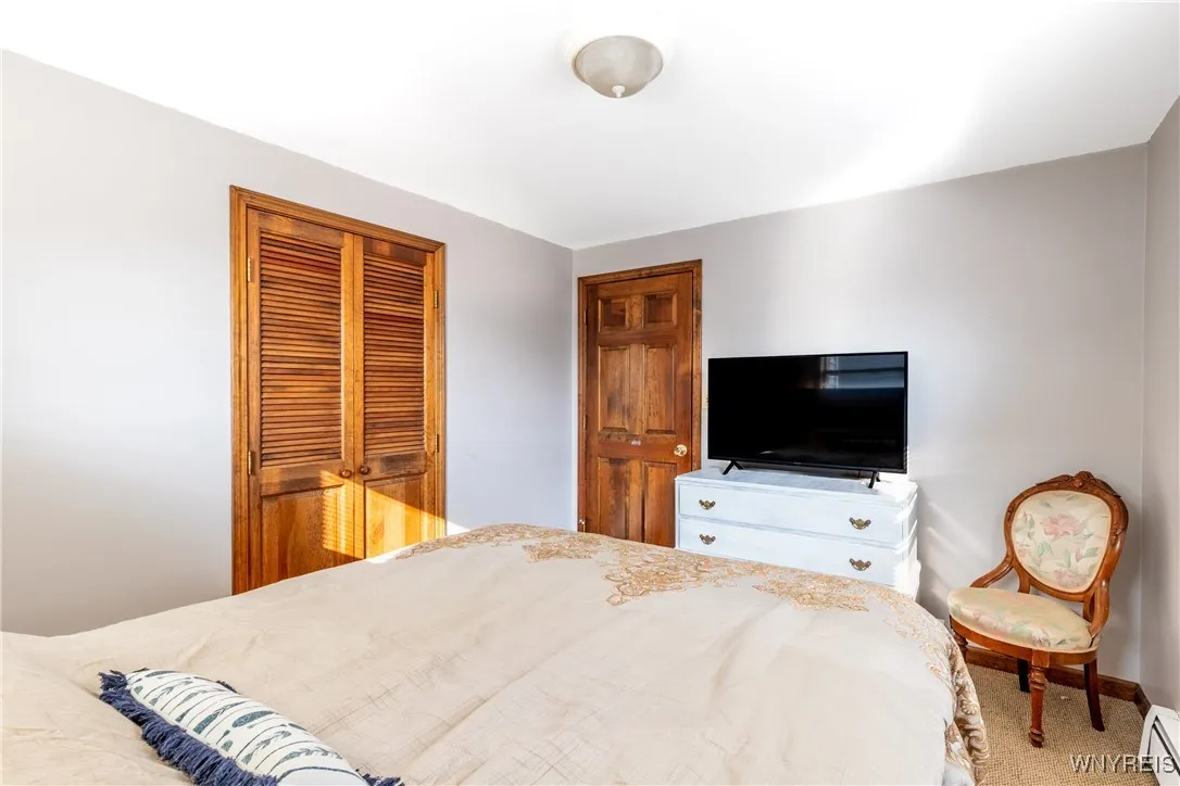 241 South Shore Drive, Hamburg, New York 14219, Hamburg, New York 14219, 3 Bedrooms Bedrooms, 7 Rooms Rooms,2 BathroomsBathrooms,Residential,For Sale,241 South Shore Drive, Hamburg, New York 14219,B1631583