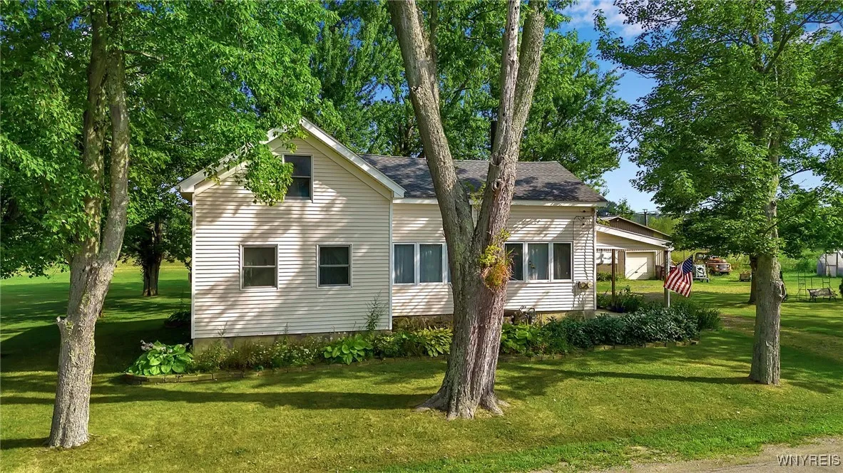 2492 March Road, Eden, New York 14057, Eden, New York 14057, 5 Bedrooms Bedrooms, 8 Rooms Rooms,1 BathroomBathrooms,Residential,For Sale,2492 March Road, Eden, New York 14057,0,B1631203