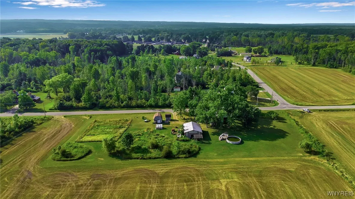 2492 March Road, Eden, New York 14057, Eden, New York 14057, 5 Bedrooms Bedrooms, 8 Rooms Rooms,1 BathroomBathrooms,Residential,For Sale,2492 March Road, Eden, New York 14057,0,B1631203