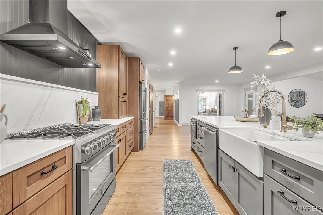 842 Oakwood Avenue, Aurora, New York 14052, Aurora, New York 14052, 6 Bedrooms Bedrooms, 14 Rooms Rooms,4 BathroomsBathrooms,Residential,For Sale,842 Oakwood Avenue, Aurora, New York 14052,0,B1630507