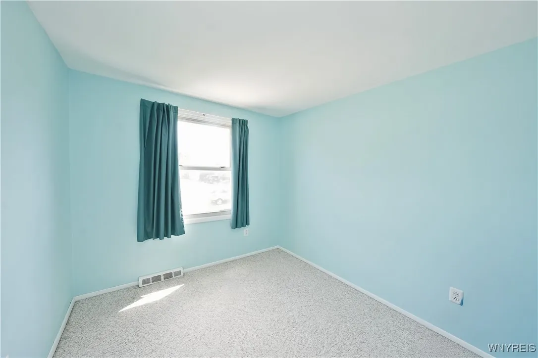 3935 Sharondale Drive, Hamburg, New York 14075, Hamburg, New York 14075, 3 Bedrooms Bedrooms, 6 Rooms Rooms,2 BathroomsBathrooms,Residential,Closed,3935 Sharondale Drive, Hamburg, New York 14075,0,B1631486